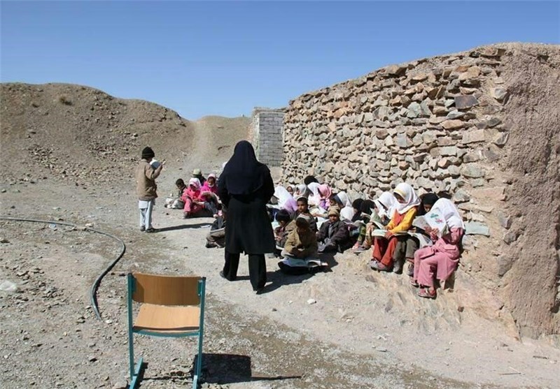 کمک ۸۰۰ میلیون ریالی فرهنگیان به دانش آموزان بی بضاعت