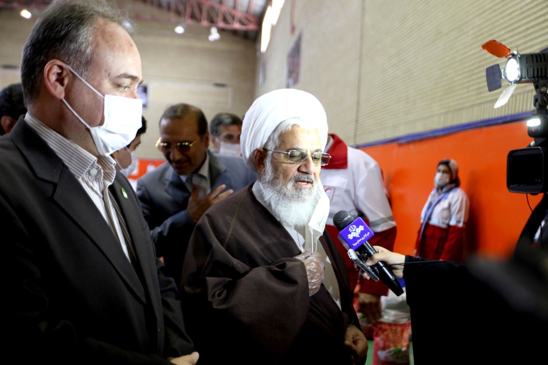 نماینده ولی فقیه در استان و امام جمعه زنجان از اقدام هلال احمر در توزیع بسته های غذایی قدردانی کرد