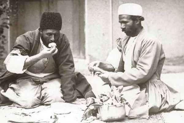 آداب و رسوم شب بیست&zwnj;و&zwnj;هفتم در طهران قدیم/از بخت گشایی تا دوخت پیراهن مراد با پول گدایی