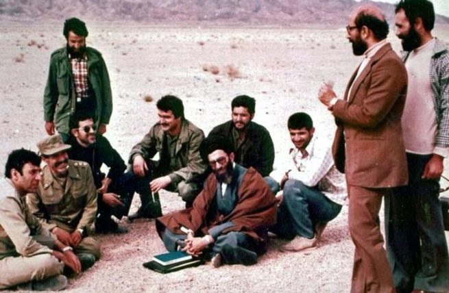 بسیاری در دنیا فکر می&zwnj;کردند اگر آمریکا دست به سلاح ببرد موفق خواهد شد/ کشور&zwnj;های مختلفی درگیر عملیات پنجه عقاب بودند