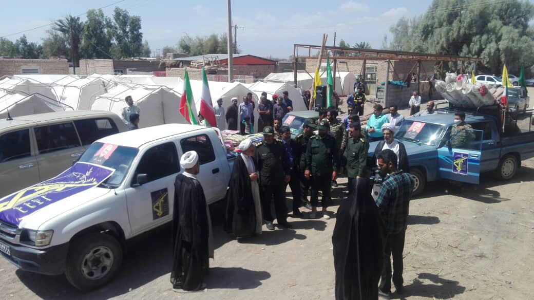 توزیع اقلام ضروری بین سیل زدگان روستاهای شهداد