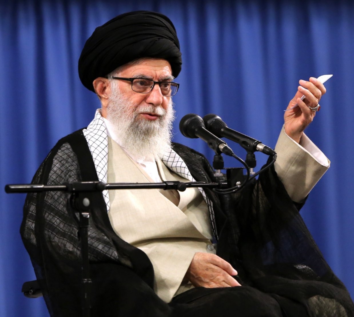 وقتی شعارهای فرمانده جنگ نرم از یادها رفت