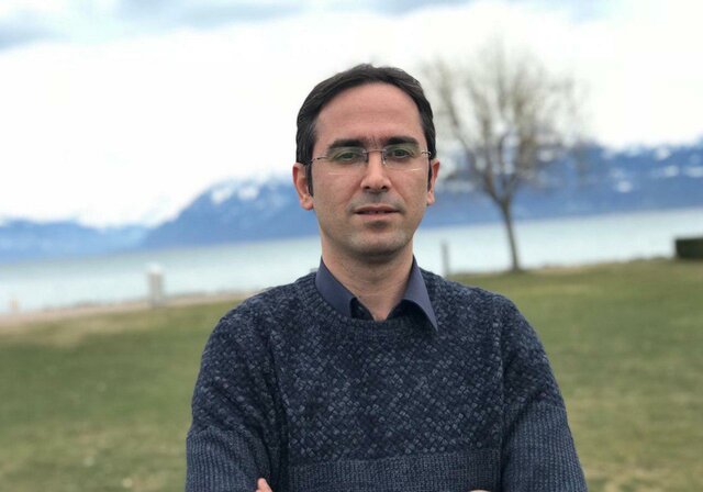 خطیر: شانه خالی کردن نسبت به مشکلات مدیریتی، اوج بی شرمی زنوزی است/ او گیر کرده و دنبال شریک جرم میگردد خطیر: شانه خالی کردن نسبت به مشکلات مدیریتی، اوج بی شرمی زنوزی است/ او گیر کرده و دنبال شریک جرم میگردد
