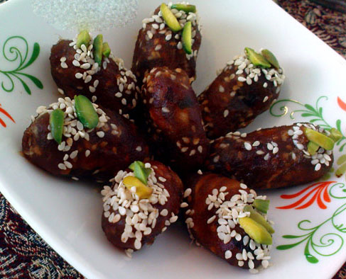 چه چیزهایی بخوریم که در طول روزه داری تشنه نشویم؟/با این روش هرگز تشنه نمی شوید