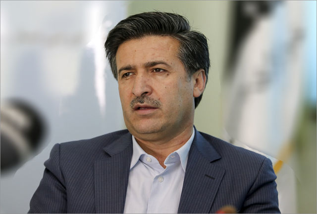 همراهی کامیون داران فارس در مبارزه با کرونا همراهی کامیون داران فارس در مبارزه با کرونا