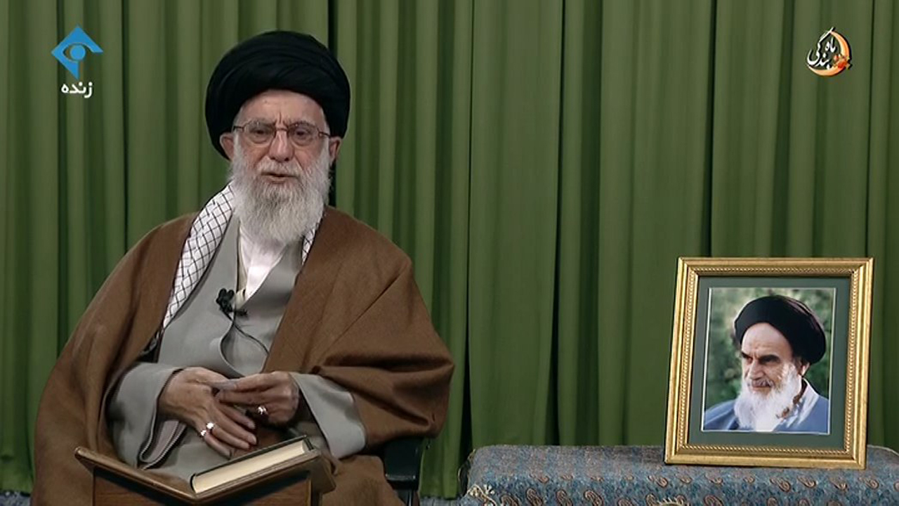 خاطره جالب رهبر انقلاب درباره نترسیدن از قدرت‌های ظالم و زورگو + فیلم