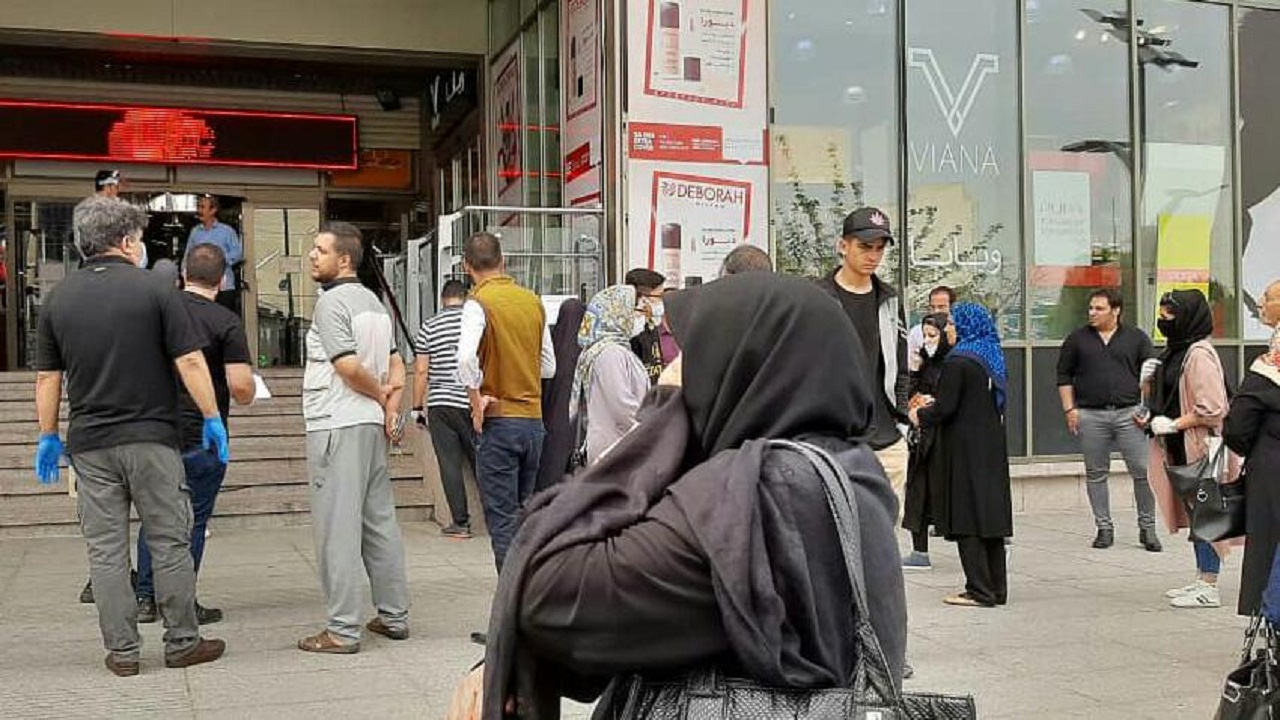 از کم رنگ شدن فاصله‌گذاری اجتماعی تا توزیع سیم‌کارت و وام یک میلیون تومانی!