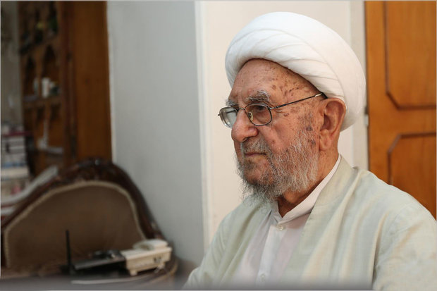 آیت&zwnj;الله امینی در جهت&zwnj;گیری&zwnj;های سیاسی جانب انصاف را نگاه&zwnj;داشت