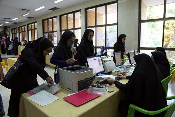 دانشگاهها برای دانشجویان شهریه پرداز تا پایان ترم تسهیلاتی در نظر میگیرد