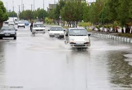 تلاش نیرو‌های خدمات شهری شهرداری بجنورد برای فع آبگرفتگی معابر