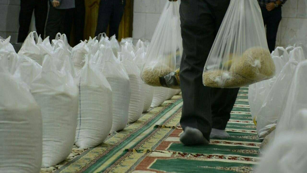 توزیع ۱۱۰ بسته غذایی در جهرم