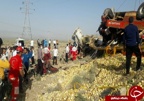 برخورد اتوبوس با تریلی در محور سربیشه