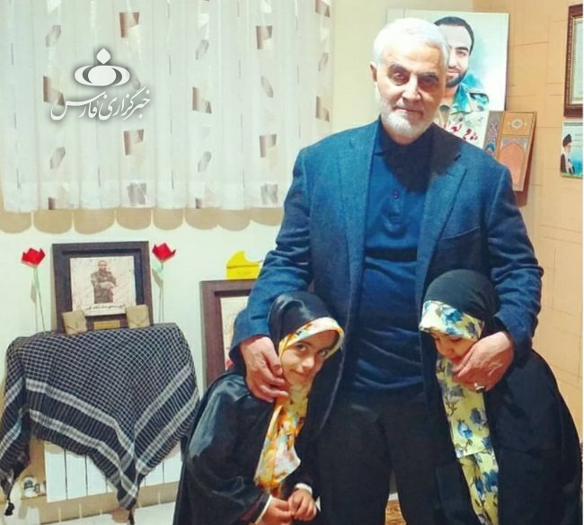 &laquo;حاج قاسم&raquo; اولین کسی بود که دست روی سر بچه هایم کشید