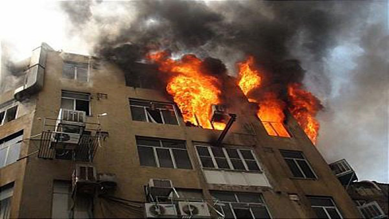 نجات دو کودک شیرازی در آتش سوزی منزل مسکونی