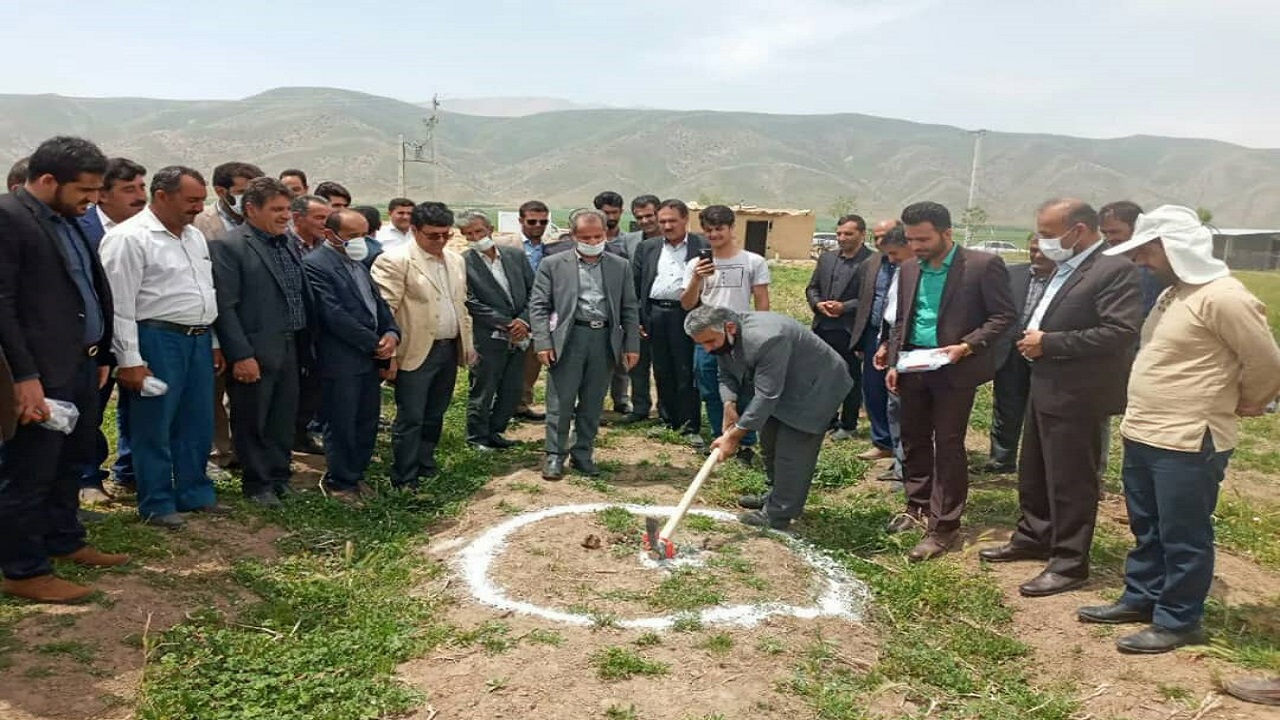 کلنگ زنی سه مجتمع گلخانه‌ای در خانمیرزا