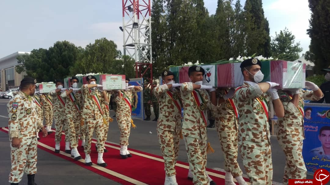 استقبال از پیکر مطهر ۴ شهید در فرودگاه شهید دستغیب شیراز + تصاویر استقبال از پیکر مطهر ۴ شهید در فرودگاه شهید دستغیب شیراز + تصاویر