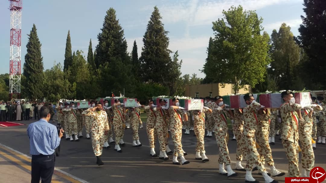 استقبال از پیکر مطهر ۴ شهید در فرودگاه شهید دستغیب شیراز + تصاویر استقبال از پیکر مطهر ۴ شهید در فرودگاه شهید دستغیب شیراز + تصاویر