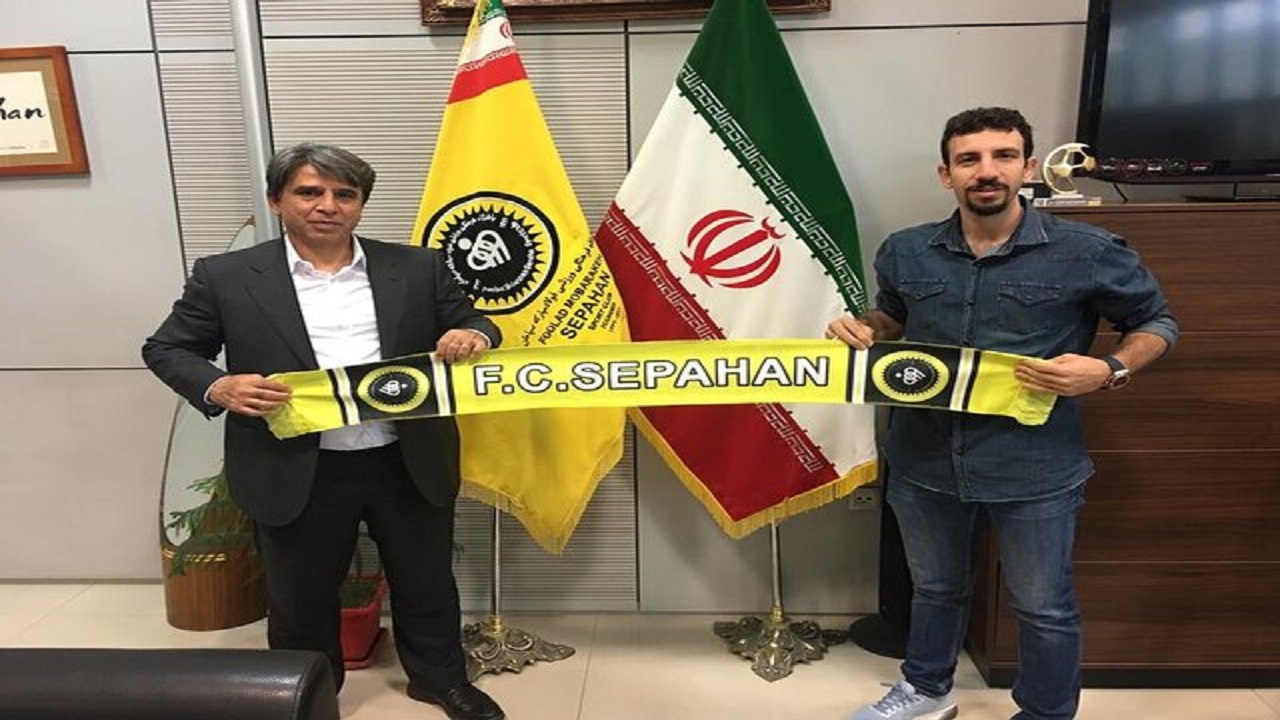 ثبت قرار داد  لیبرو تیم ملی ایران با تیم والیبال سپاهان