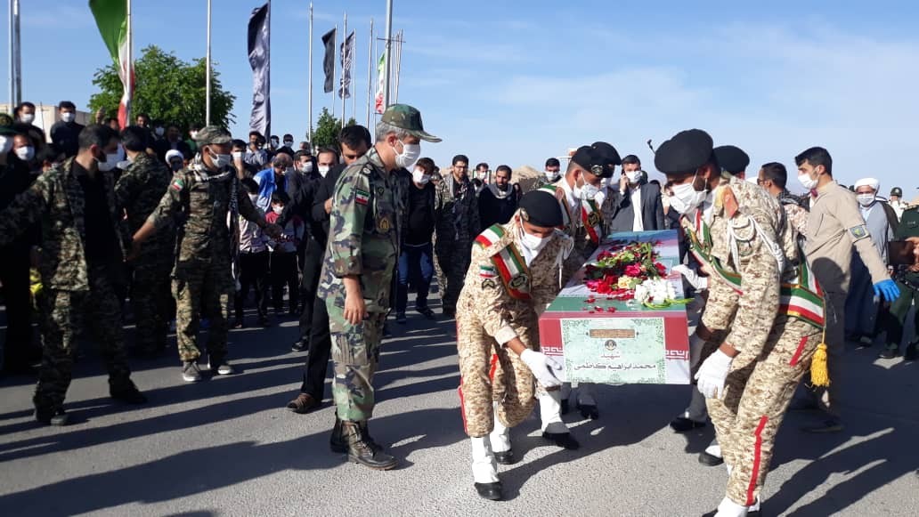 تشییع پیکر شهید کاظمی در شهر درق خراسان شمالی/شهید خراسانی ناوچه کنارک در زادگاهش آرام گرفت