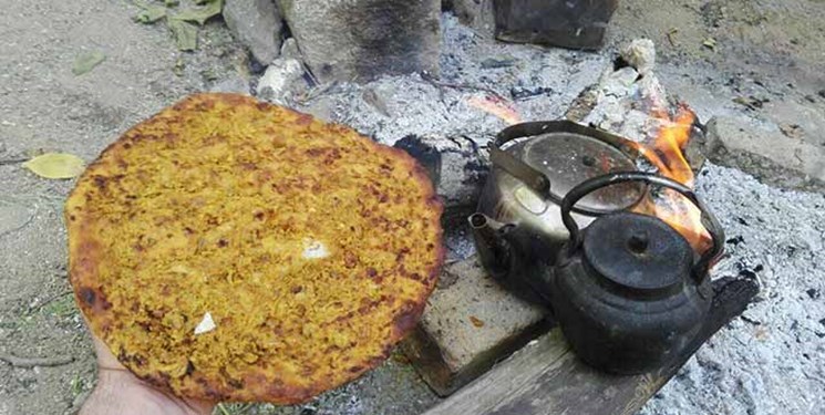 &laquo;گرده&zwnj;مغزی&raquo; نان سنتی تویسرکانی&zwnj;ها