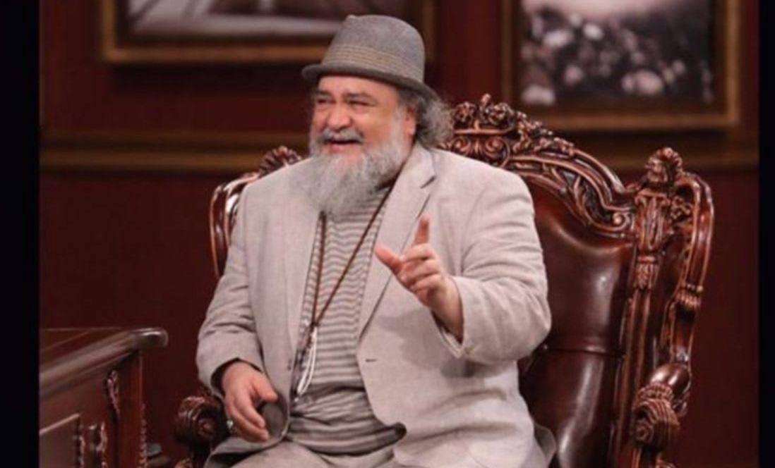 محمدرضا شریفی‌نیا هم از لباس پوشیدن مجری «دورهمی» ایراد گرفت/ پاسخ جالب آقای بازیگر به بازجوی ساواک + فیلم