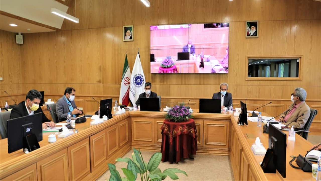 تلاش برای عبور از بحران، مستلزم قوانین همسو با شرایط خاص کشور است