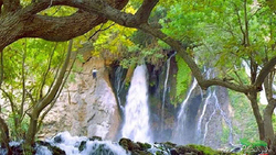 رفتینگ در آب‌های خروشان زاینده رود