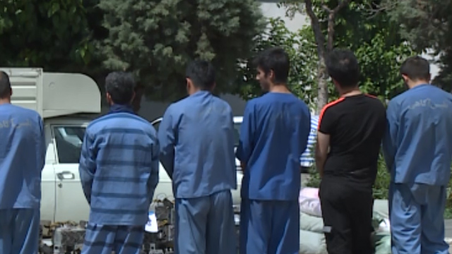 عاملان بیش از ۵۰ فقره سرقت در اسلامشهر دستگیر شدند + فیلم