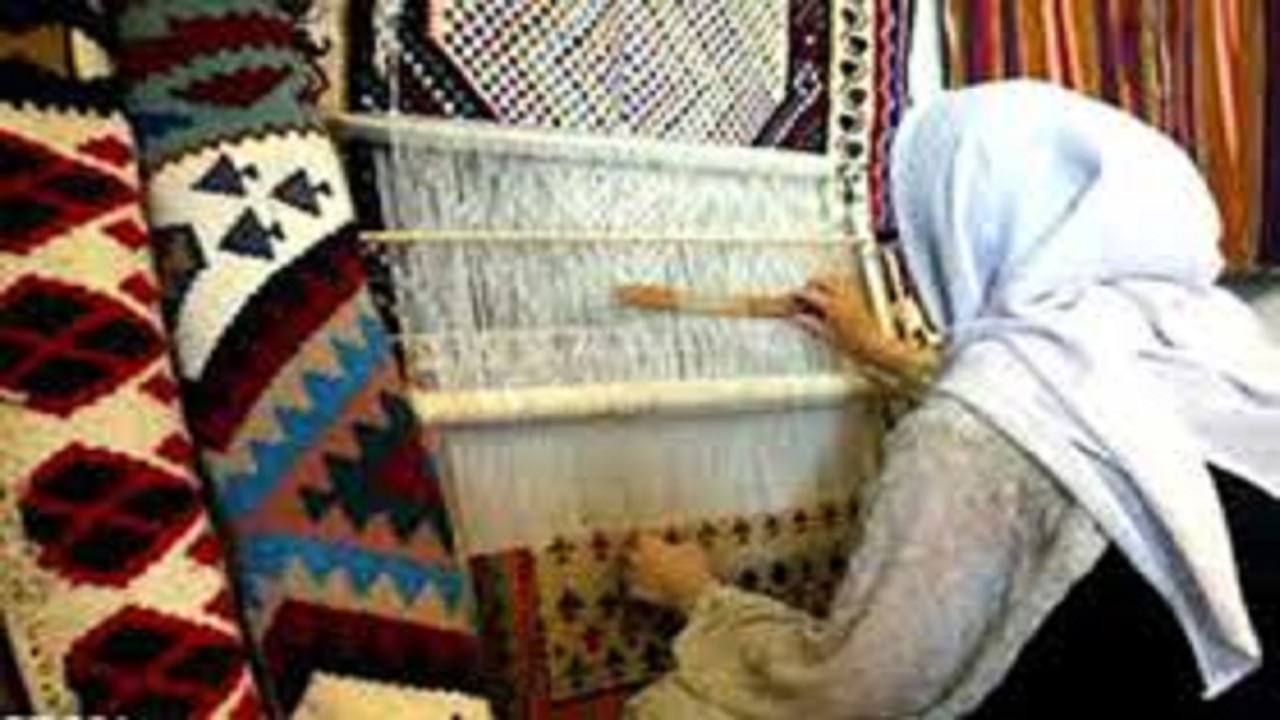 احیا سازی سنت فرش و گلیم بافی در دهستان کویر