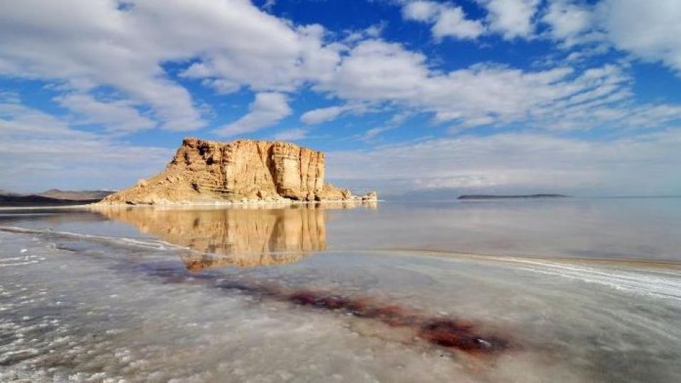 کاهش۰.۶ سانتی متری سطح تراز دریاچه ارومیه