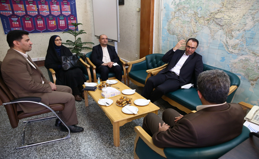 بازدید مدیرکل صدا و سیمای استان البرز از باشگاه خبرنگاران جوان