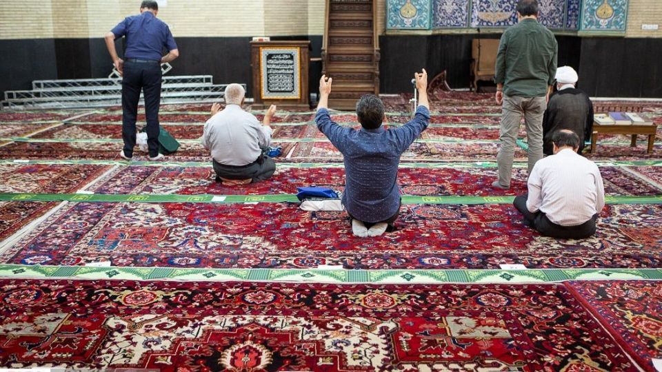 ناگفته های وزیر بهداشت از بستن حرم مطهر رضوی/دخالتی در ساعات بازگشایی صحن نخواهیم کرد