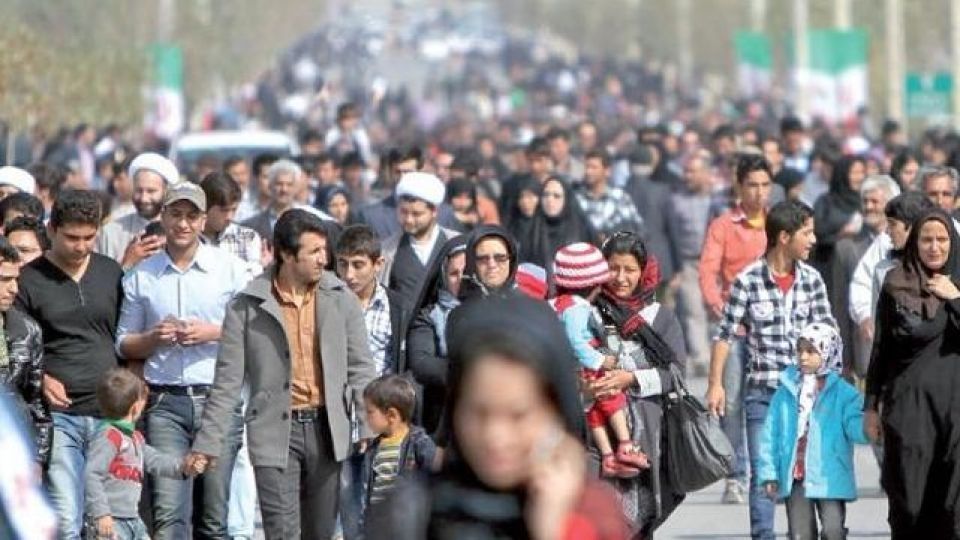 انتقاد مشاور وزیر به سیاست‌های تشویقی افزایش جمعیت