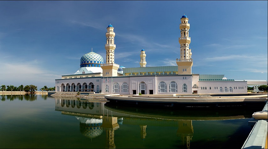 مسجد کوتاکینابالو، از زیباترین و معروف&zwnj;ترین مساجد معروف مالزی + تصاویر