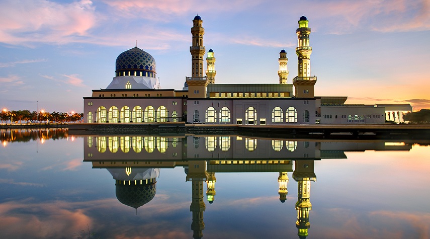 مسجد کوتاکینابالو، از زیباترین و معروف&zwnj;ترین مساجد معروف مالزی + تصاویر