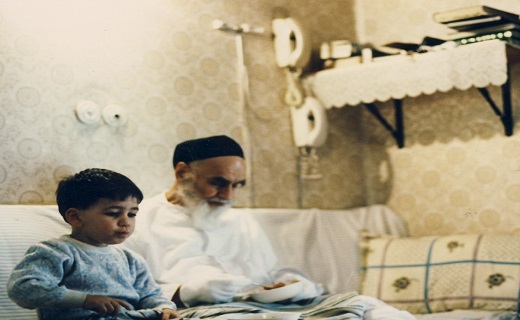 امام خمینی(ره)در بیان محافظ قمی اش/از خاطره اولین دیدار تا امام وکیل عروس ها می&zwnj;شدند&nbsp;