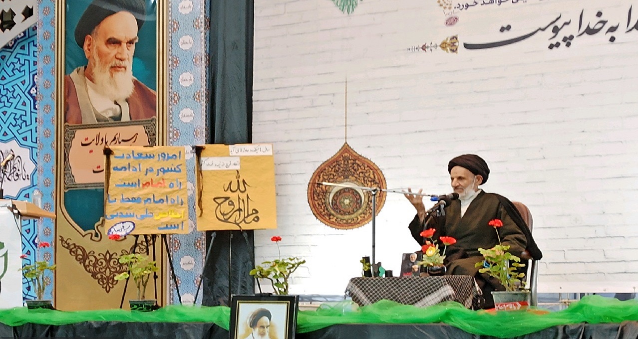 حضور امام خمینی (ره) همچنان در جامعه احساس می‌شود