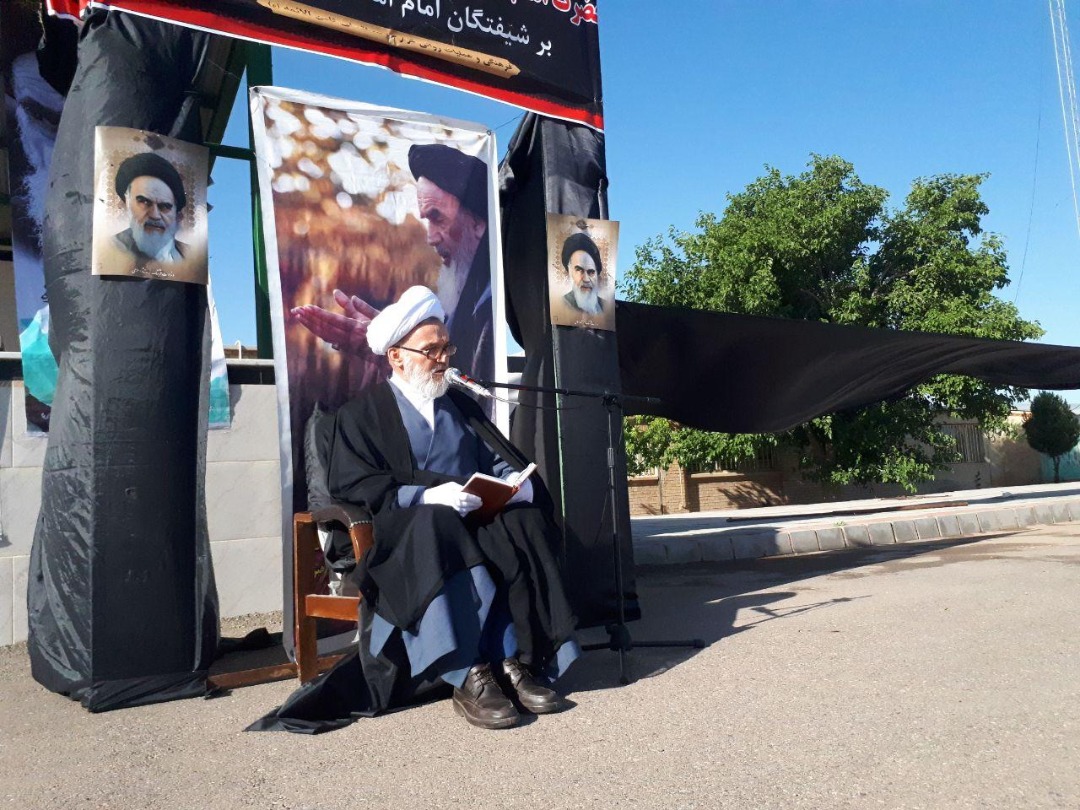 پیشرفت در تمامی عرصه‌های علمی و صنعتی بزرگترین خدمت امام راحل (ره) به بشریت است