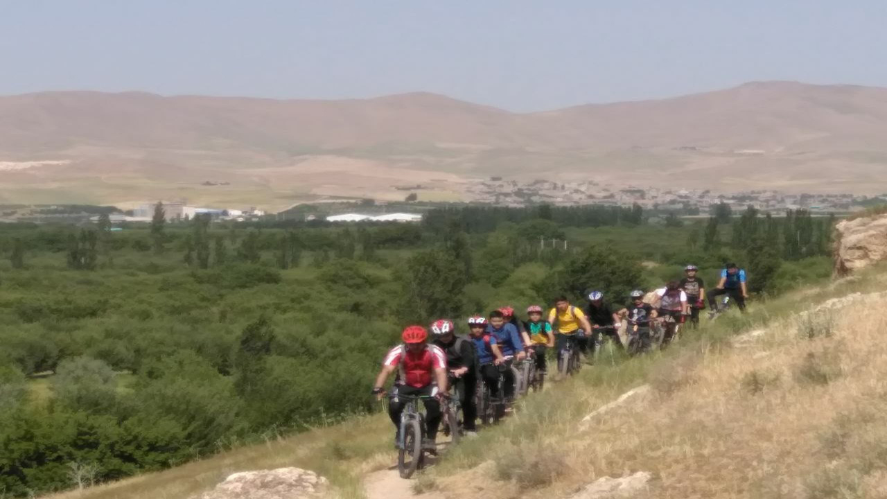 برگزاری دومین همایش دوچرخه‌سواری و طبیعت گردی در مهاباد