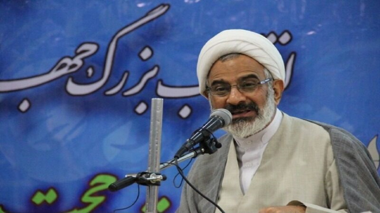 امام خمینی (ره) به ما نترسیدن از قدرت پوشالی آمریکا و استکبار را  آموخت