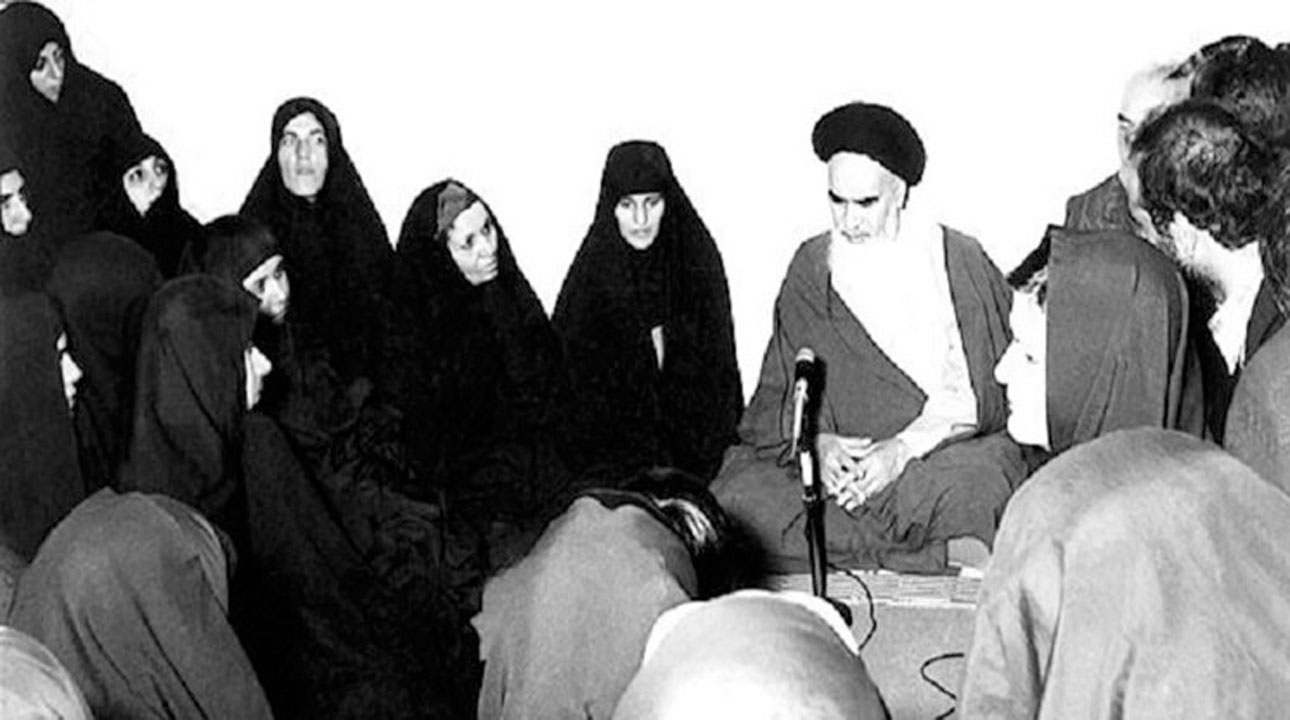 از احترام به همسر تا نوع برخورد مقابل زنان بی حجاب / دیدگاه امام خمینی (ره) درباره بانوان چه بود؟