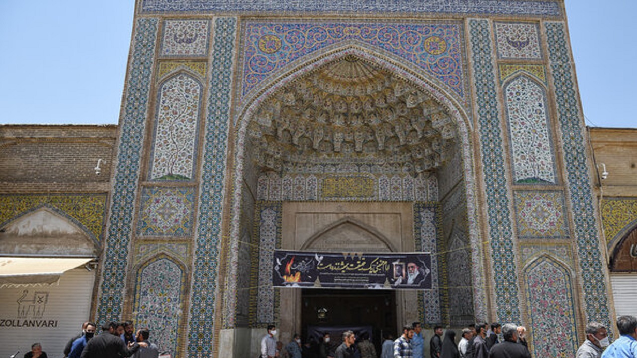 آغاز مرمت دو ترک پایانی گنبد مسجد امام اصفهان