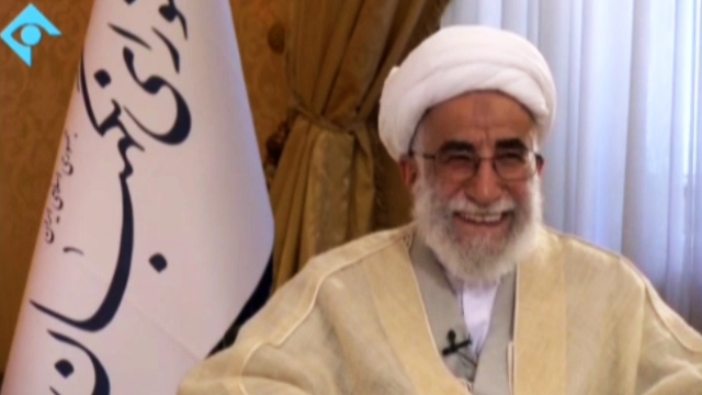 ماجرای شوخی رهبر انقلاب با سن آیت&zwnj;الله جنتی/ مسعود کیمیایی، علی نصیریان و جمشید مشایخی پای روضه آهنگران/ ستاره سابق پرسپولیس چشم انتظار کمک&zwnj;های مالی برای درمان بیماری + فیلم