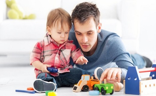 بازی کردن با فرزند