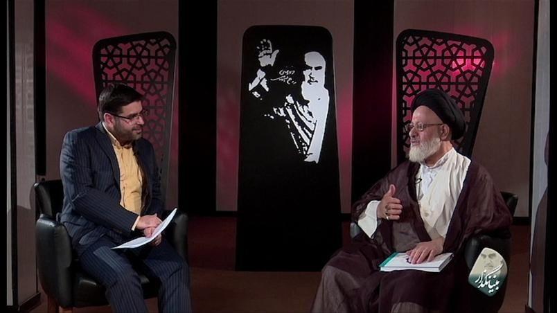 حاج احمدآقا اولین کسی بود که با رهبر انقلاب بیعت کرد/ دو توصیه رهبر انقلاب به دانشجویان درباره بیانیه گام دوم انقلاب