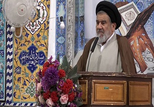 امام خمینی رهبری استثنایی بود/ تلاش مسئولان برای استقلال اقتصاد کشور