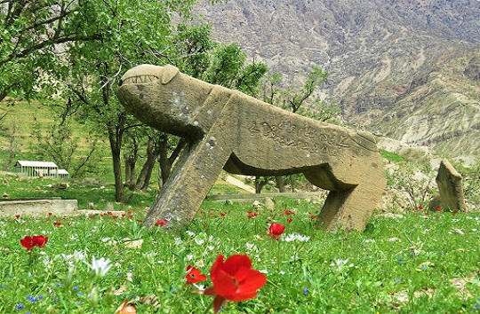 هنری غنوده در دل سنگ/ سنگ تراشی در مسیر رونق