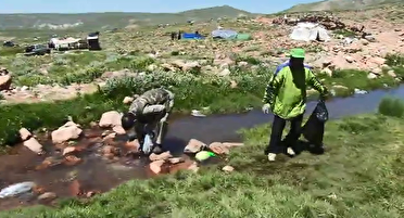 پاکسازی دامنه سهند توسط دوستداران محیط زیست در مراغه