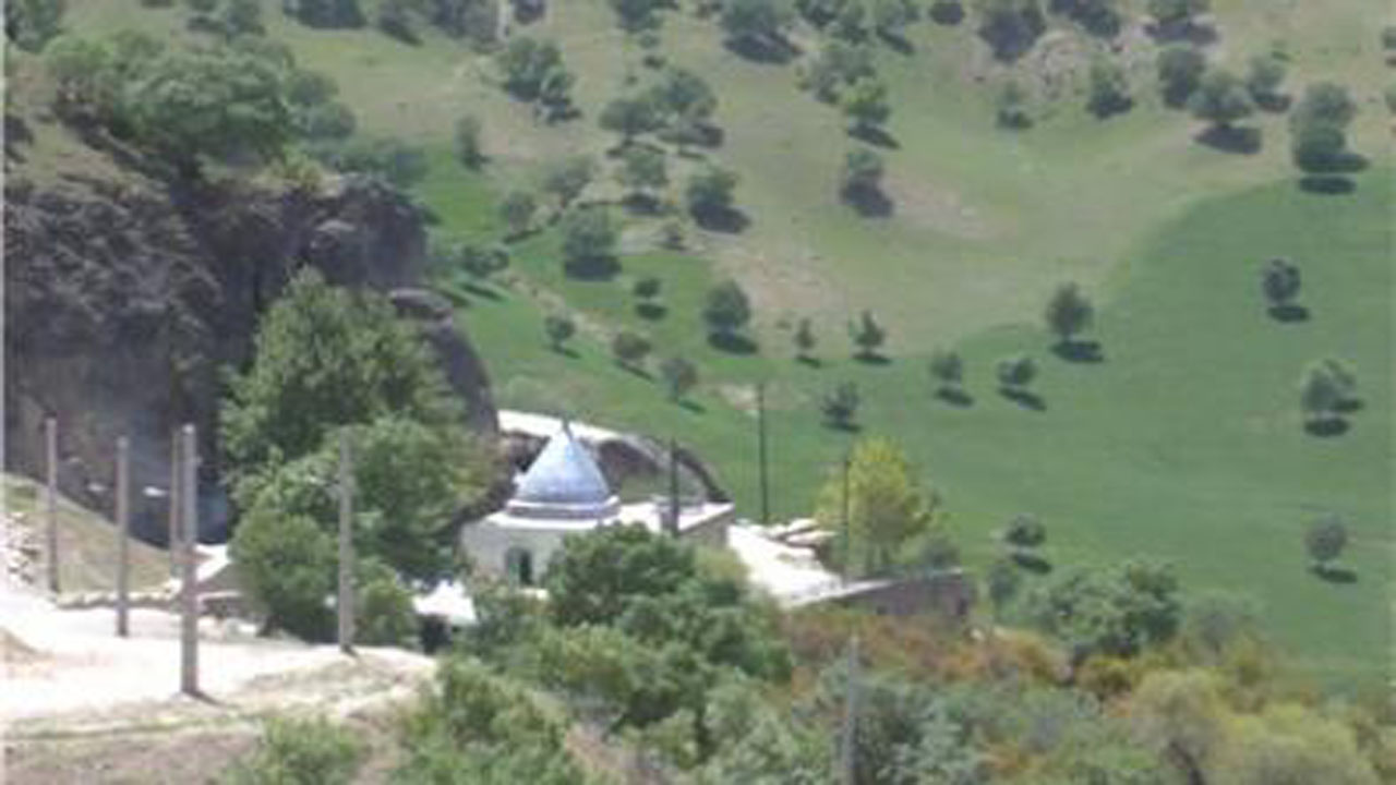 عملیات آبرسانی به امامزاده محمد (ع) شهسوار لردگان آغاز شد