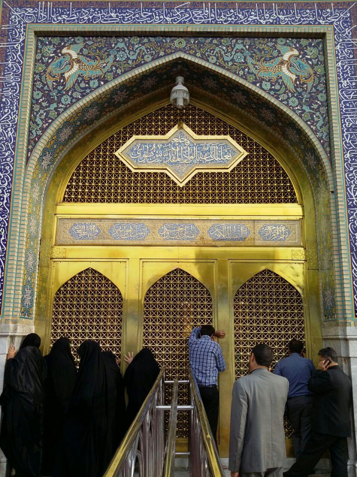 درخواست امام رضا درباره مکانی که قرار بود گناهکاران وارد آن نشوند/ ماجرای ساخت پنجره فولاد چه بود؟